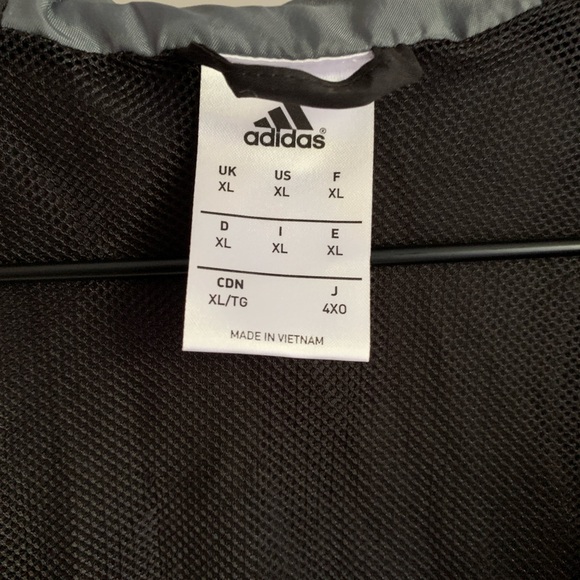 Men’s adidas windbreaker - Picture 3 of 3